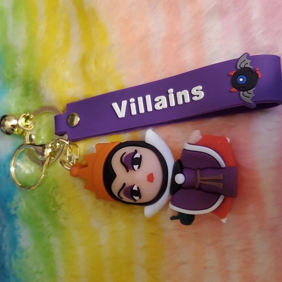 Disney Snow White Villian Keychain - Picture 4 of 7